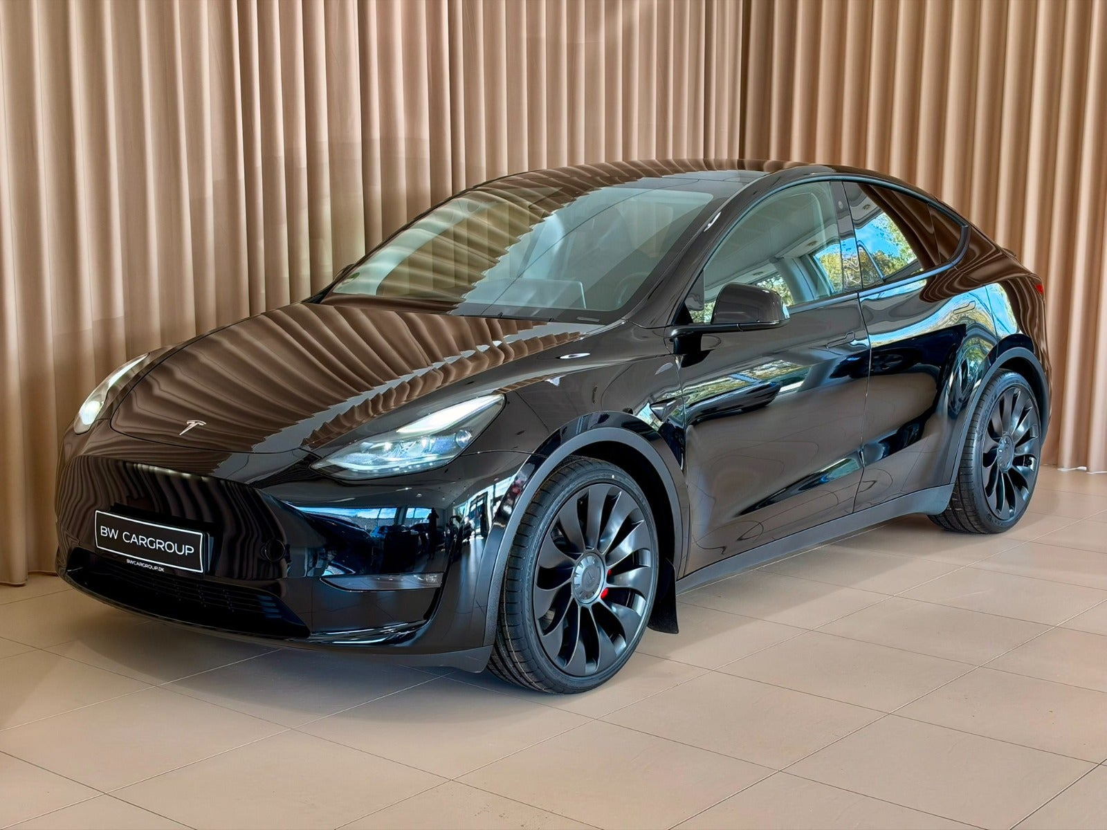 Tesla Model Y Performance AWD