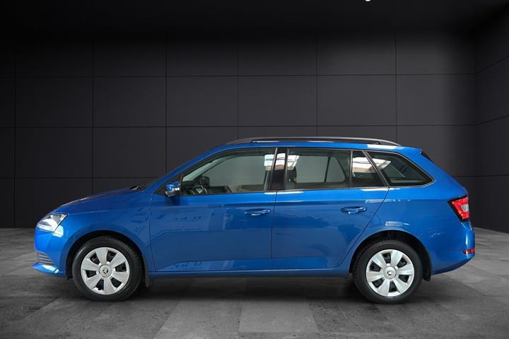 Blå Skoda Fabia fra 2020