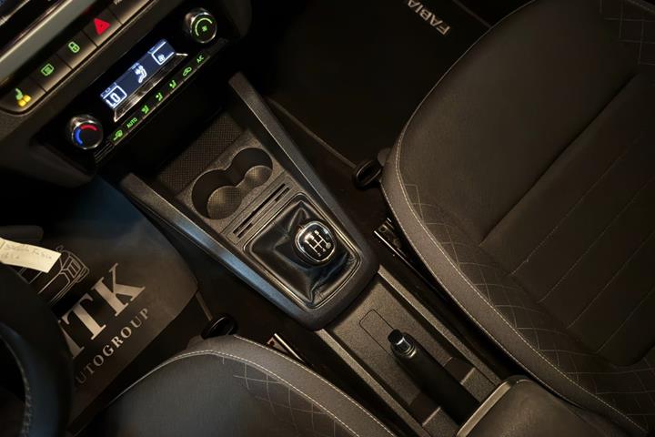 Blå Skoda Fabia fra 2020