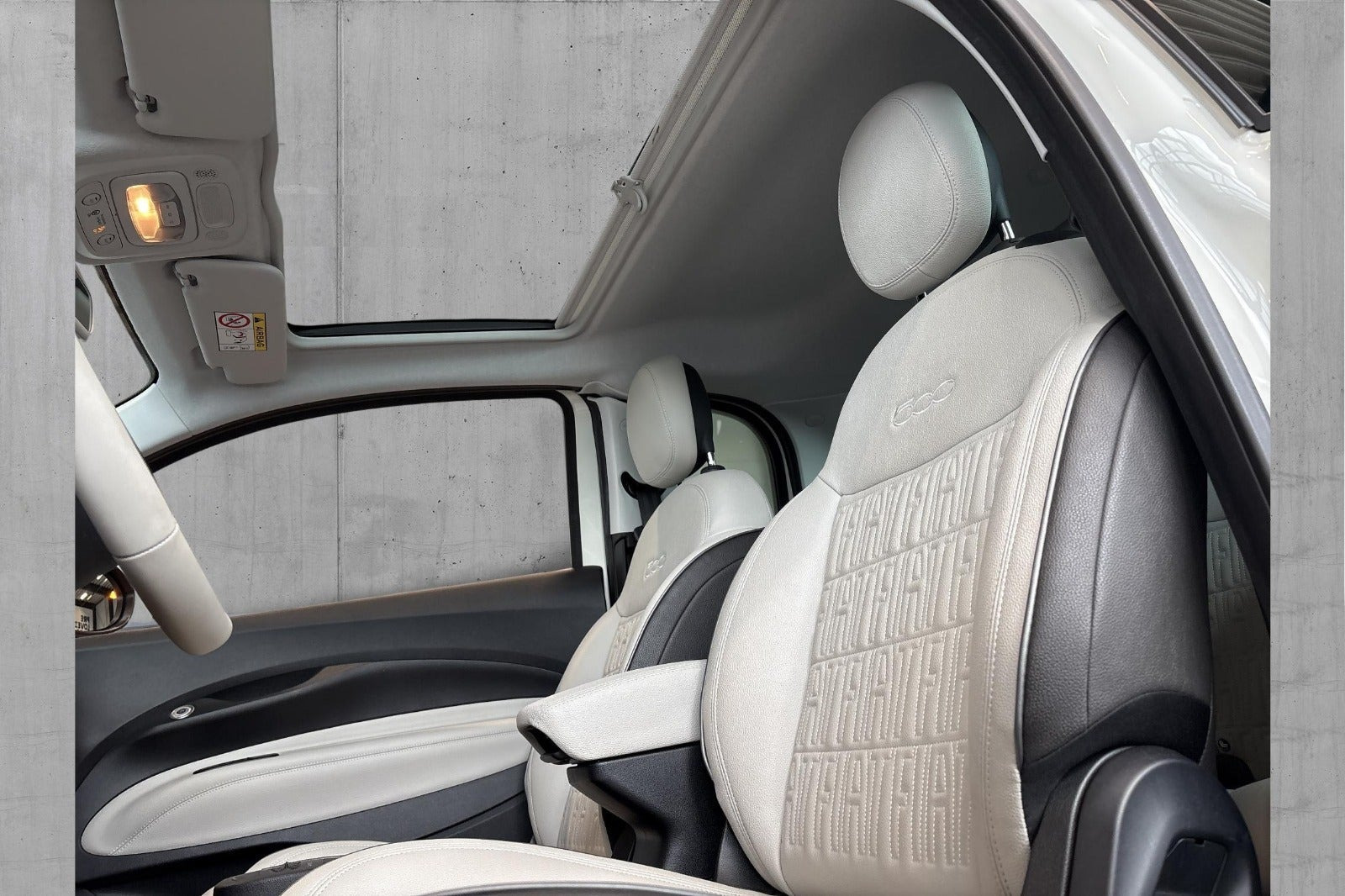 Hvid Fiat 500e fra 2023