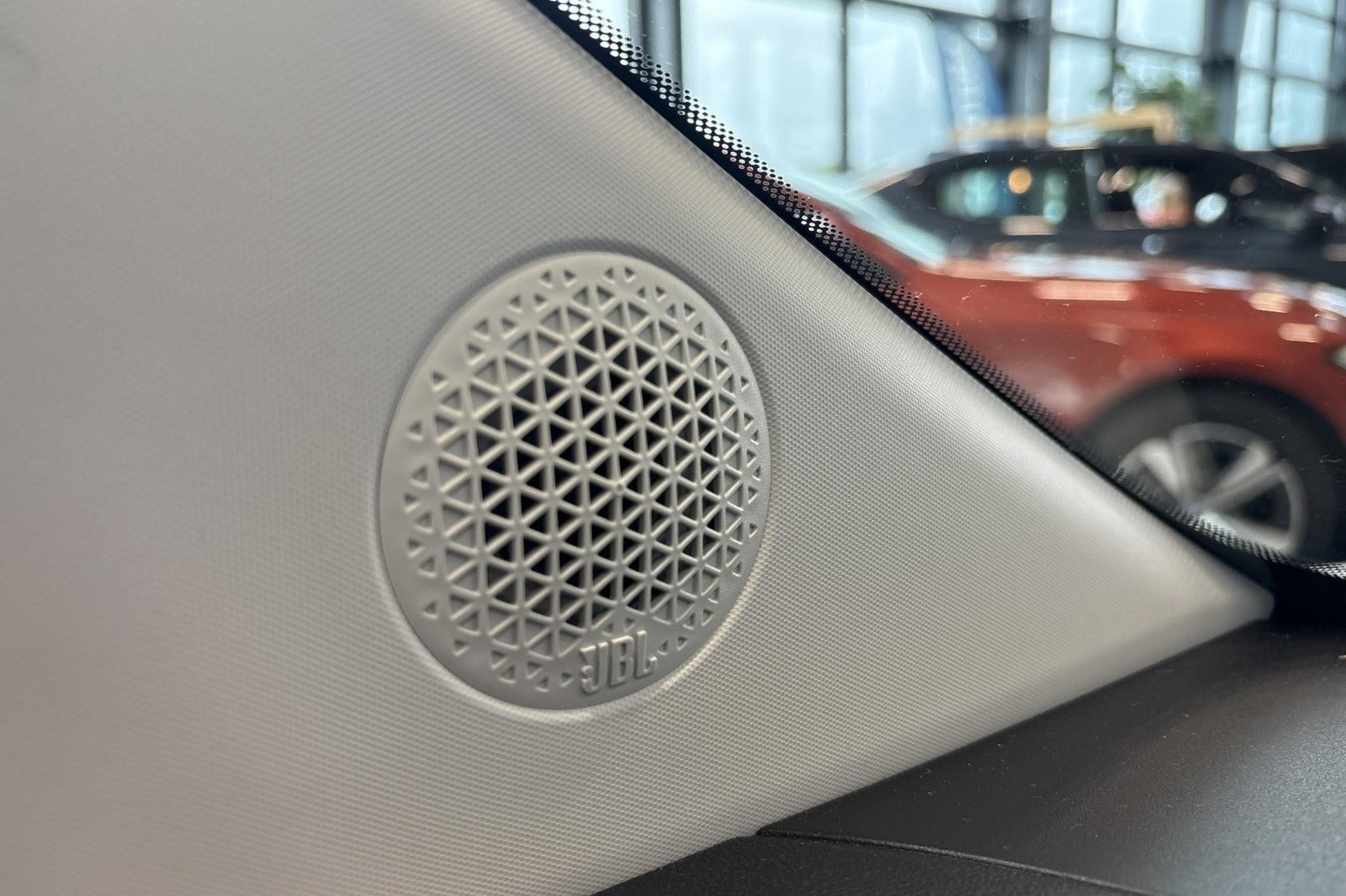 Hvid Fiat 500e fra 2023