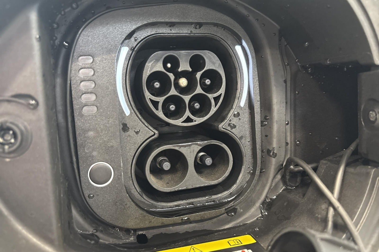Hvid Fiat 500e fra 2023