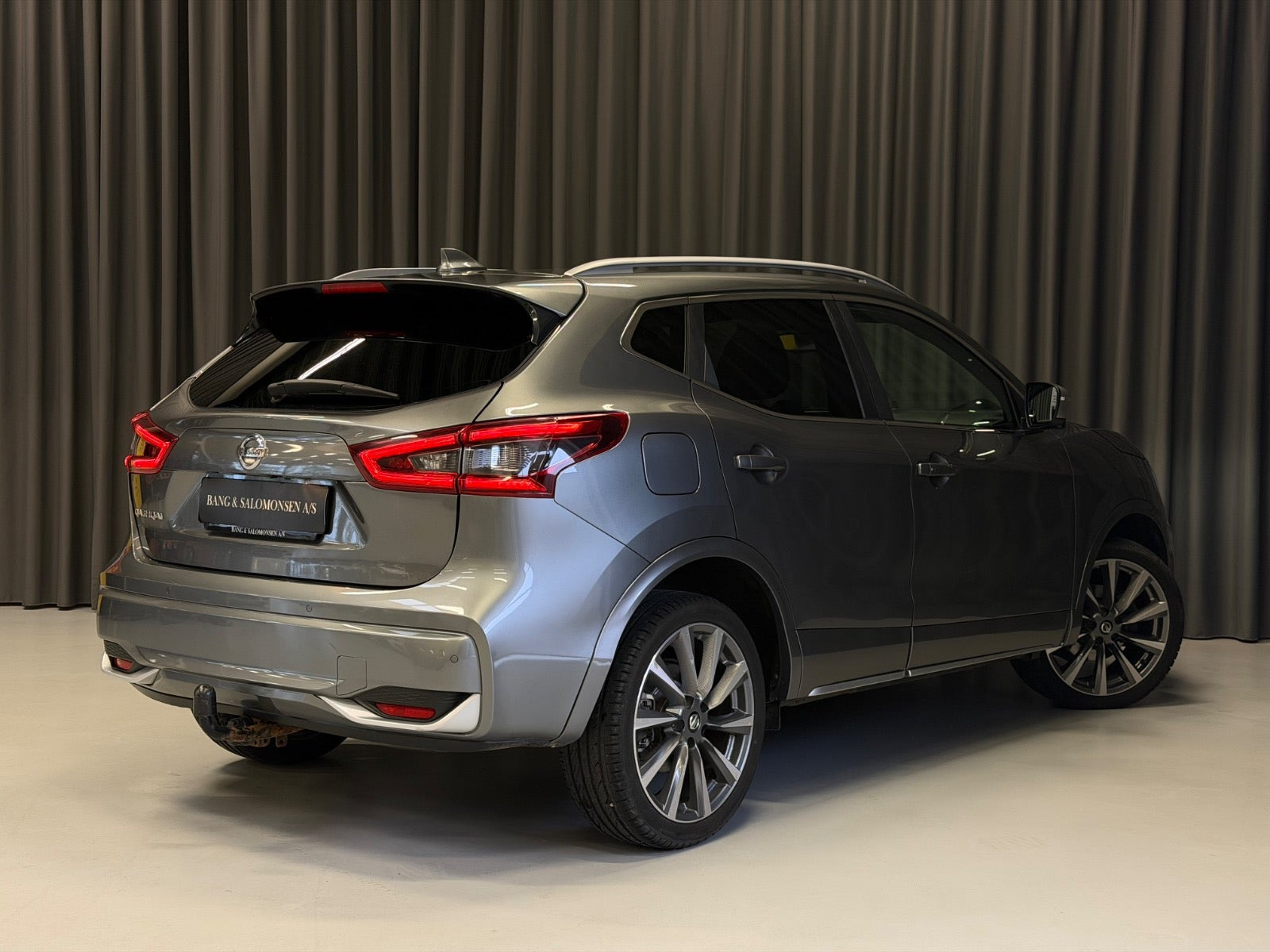 Grå Nissan Qashqai fra 2019