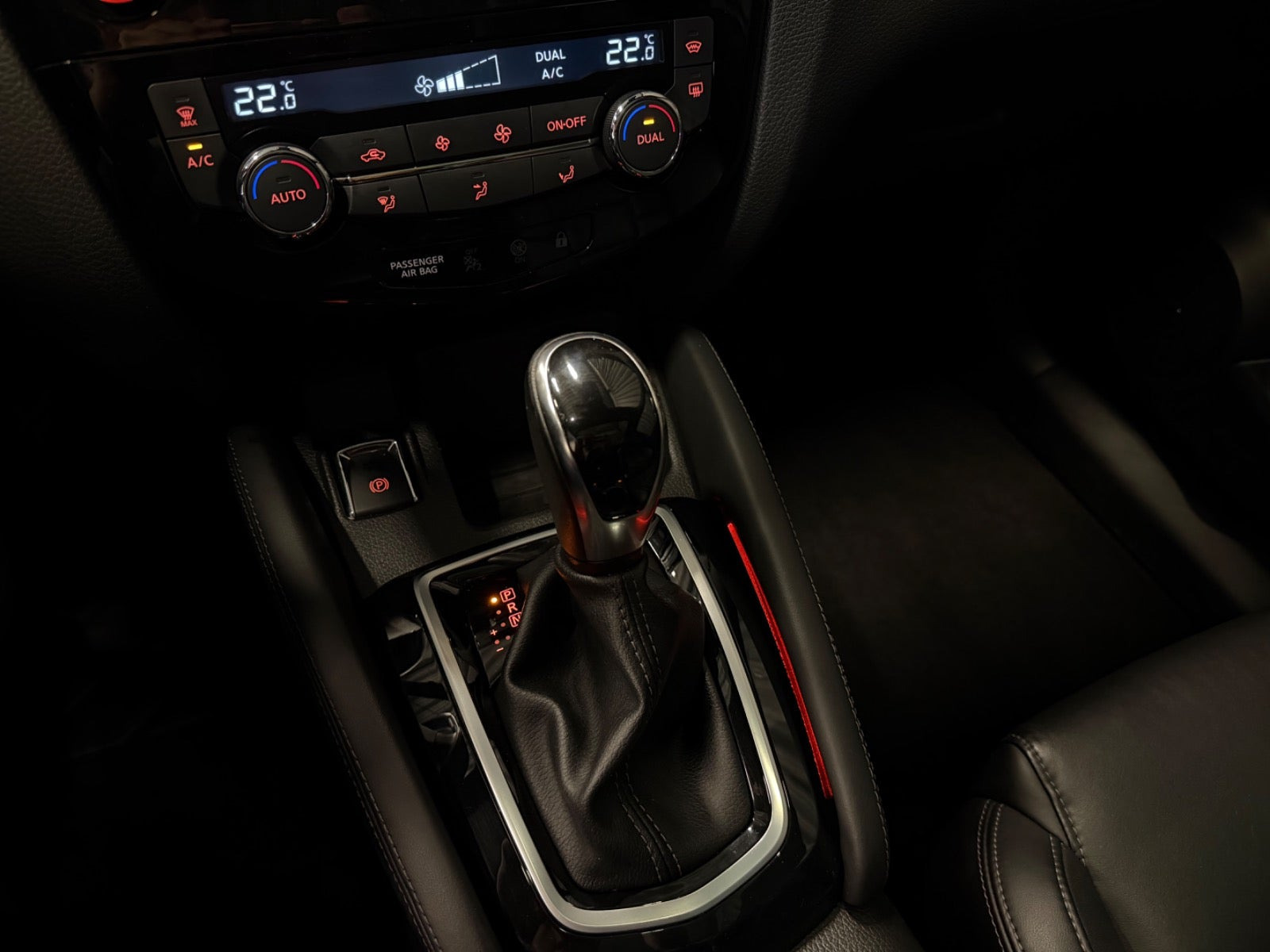 Grå Nissan Qashqai fra 2019