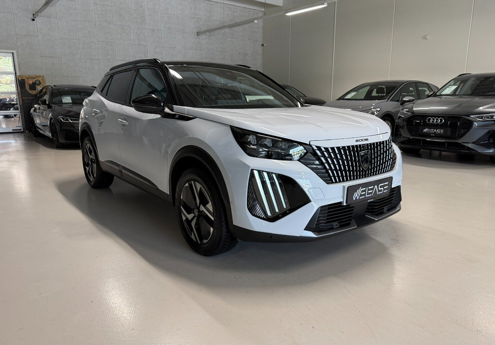 Hvid Peugeot e-2008 fra 2024