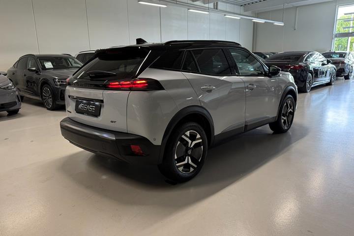 Hvid Peugeot e-2008 fra 2024