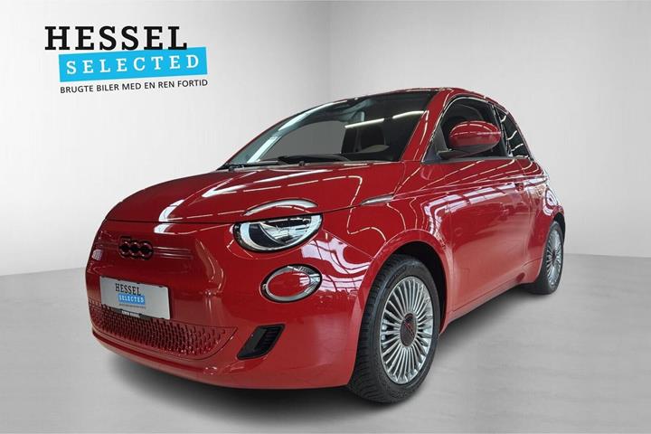 Rød Fiat 500e fra 2024