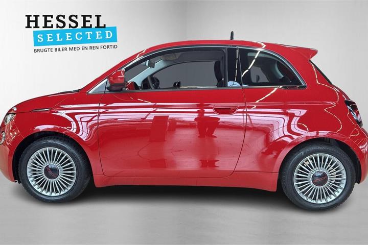Rød Fiat 500e fra 2024