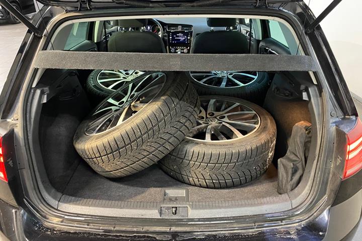 Sort VW Golf VII fra 2019