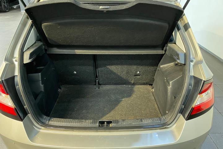 Beige Skoda Fabia fra 2018