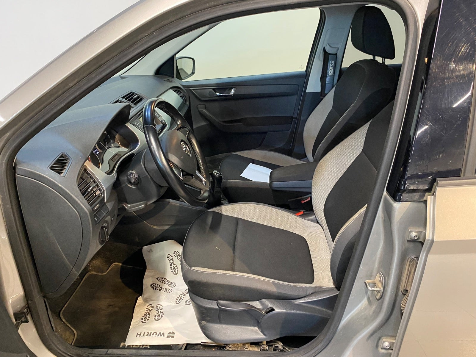 Beige Skoda Fabia fra 2018