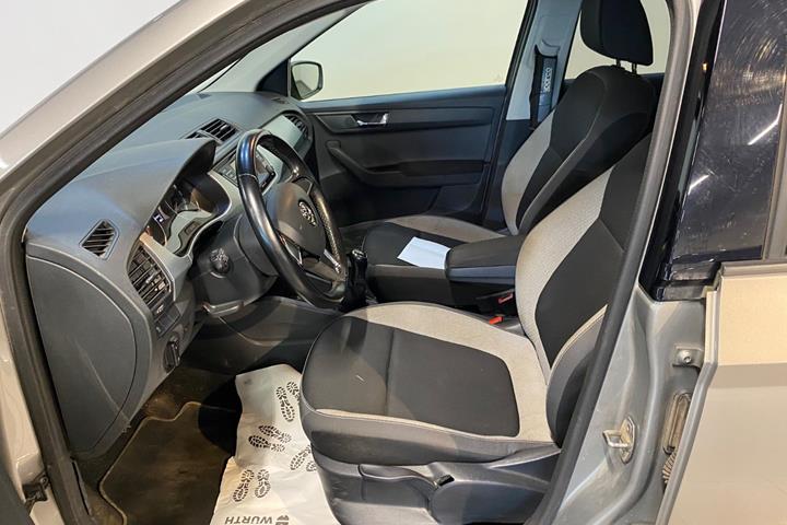 Beige Skoda Fabia fra 2018