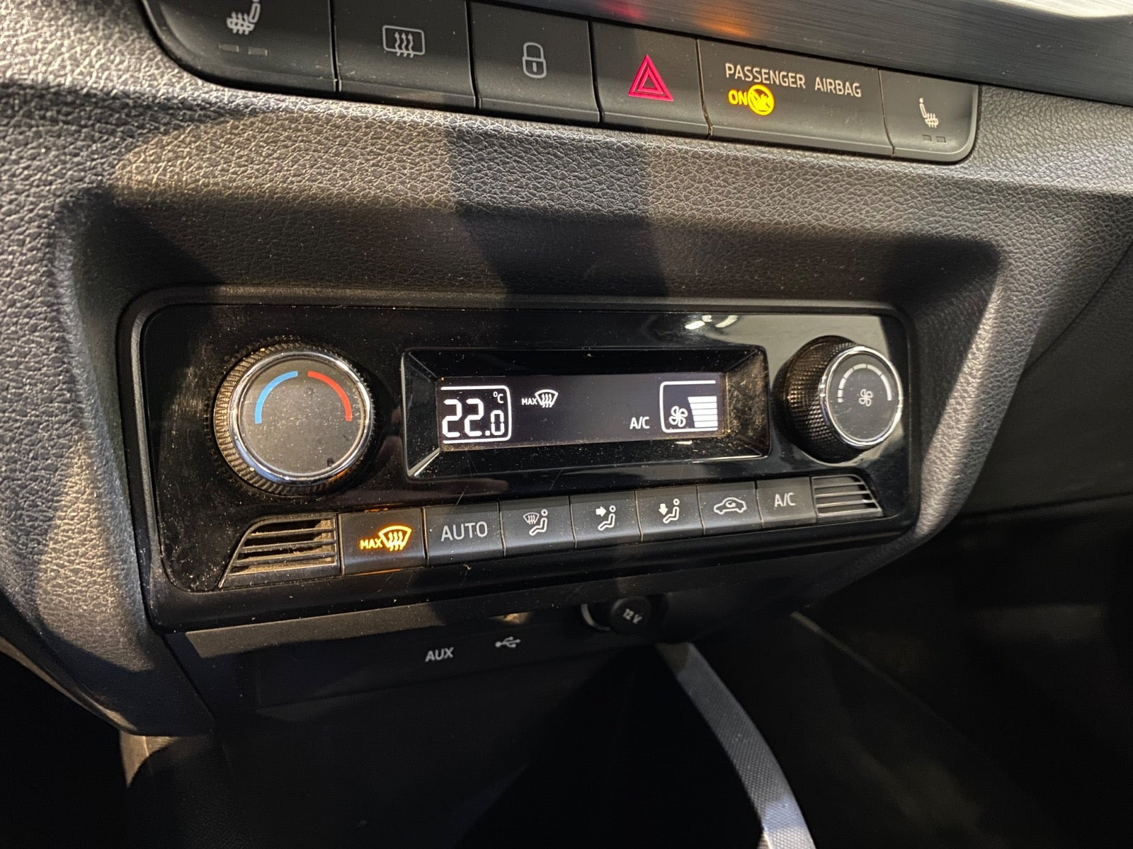 Beige Skoda Fabia fra 2018