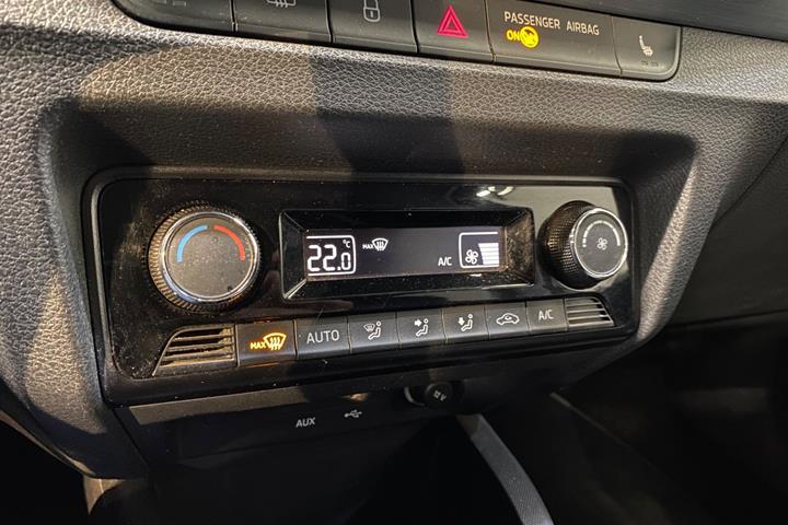 Beige Skoda Fabia fra 2018