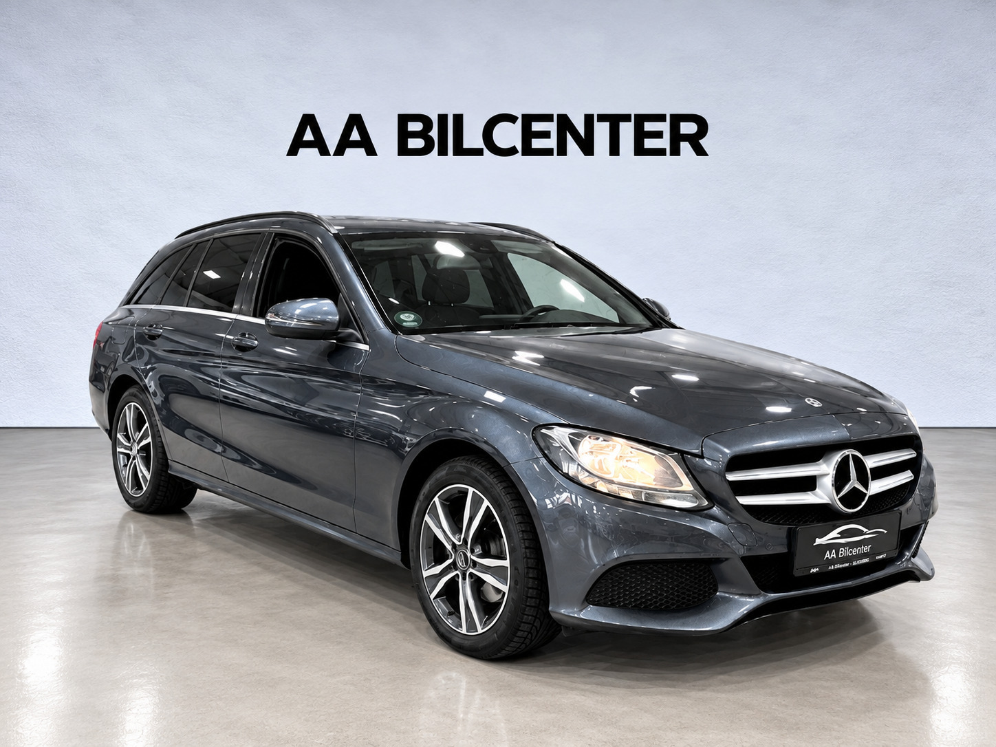 Grå Mercedes C200 d fra 2016