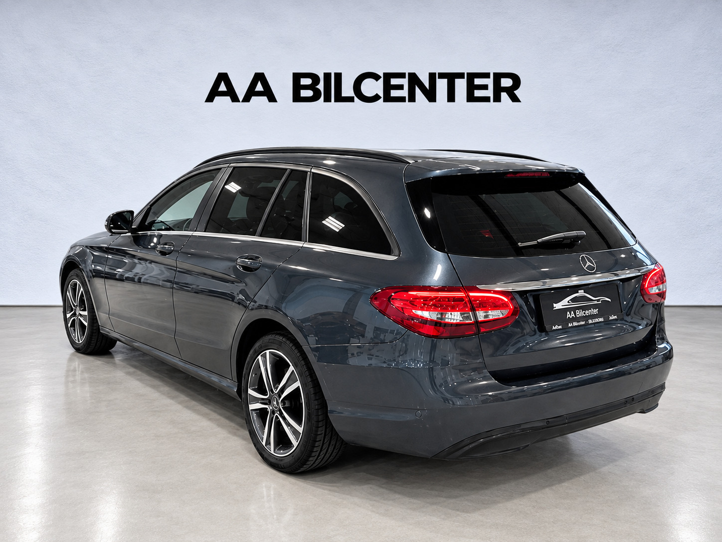 Grå Mercedes C200 d fra 2016