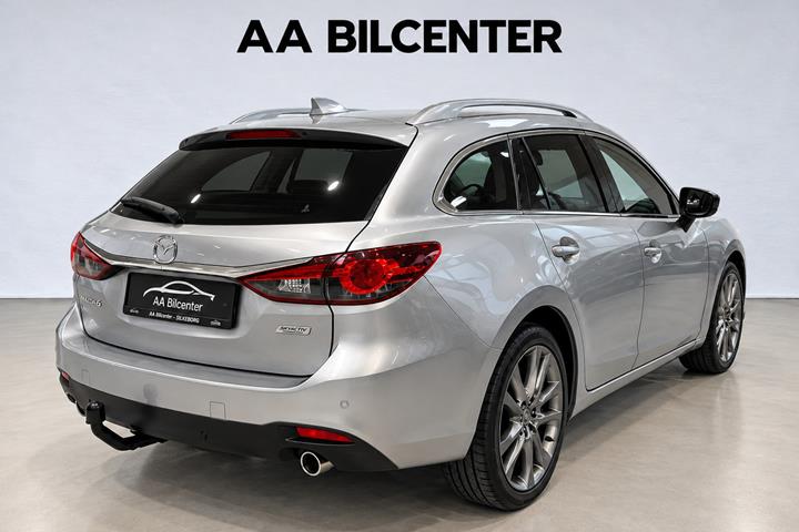 Grå Mazda 6 fra 2013