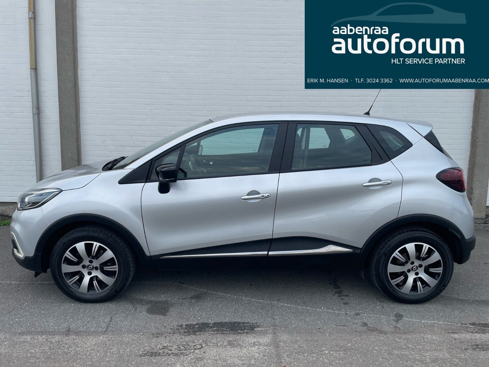 Sølv Renault Captur fra 2018