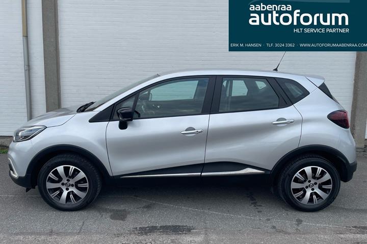 Sølv Renault Captur fra 2018