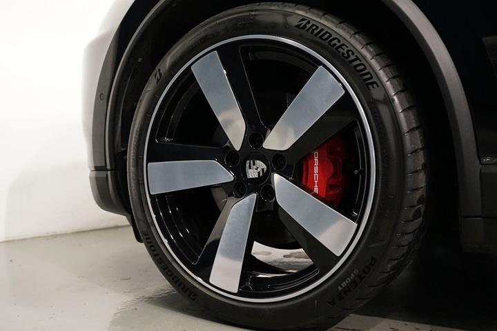 Sort Porsche Macan 4S fra 2025
