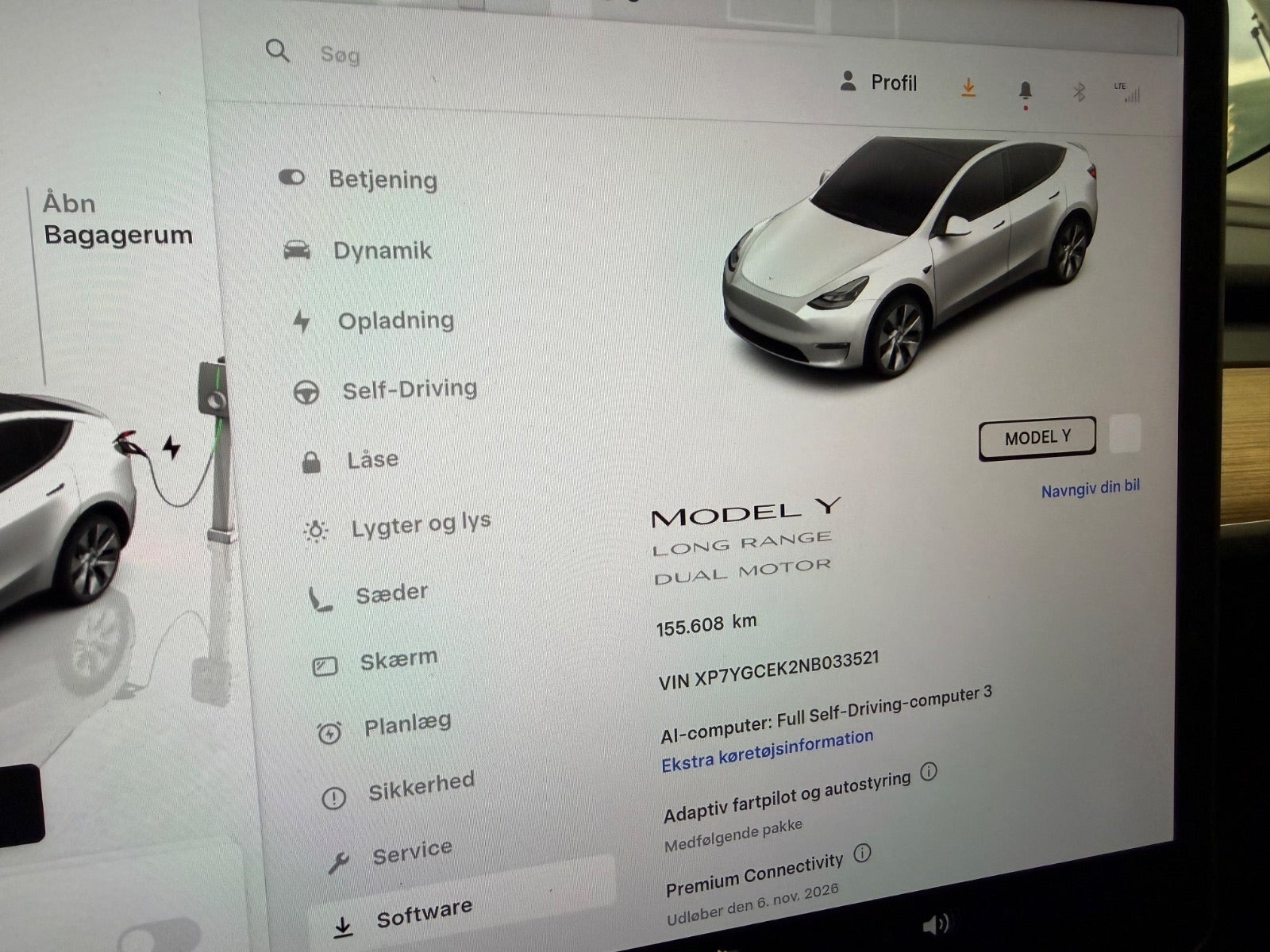 Hvid Tesla Model Y fra 2022