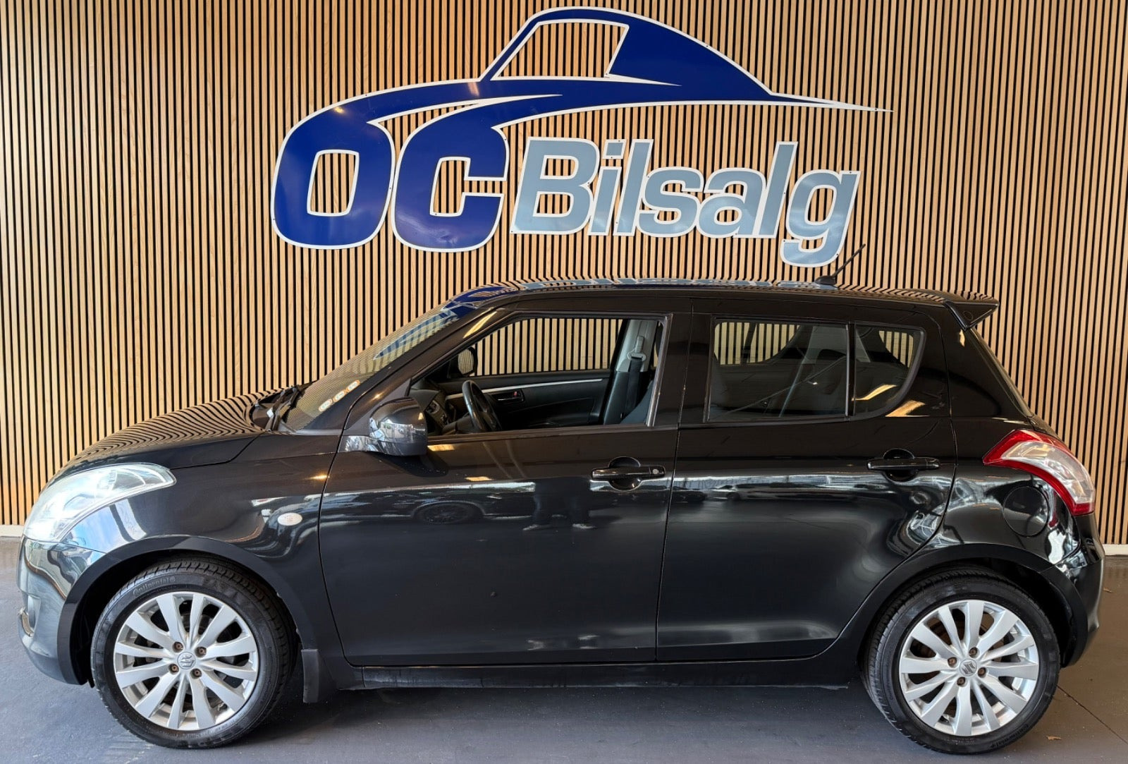 Sort Suzuki Swift fra 2012