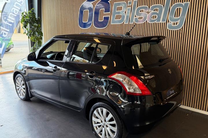 Sort Suzuki Swift fra 2012