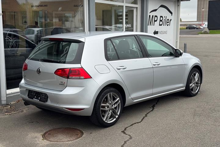 Sølv VW Golf VII fra 2013