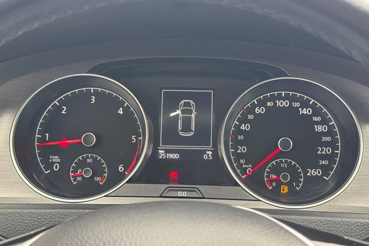 Sølv VW Golf VII fra 2013