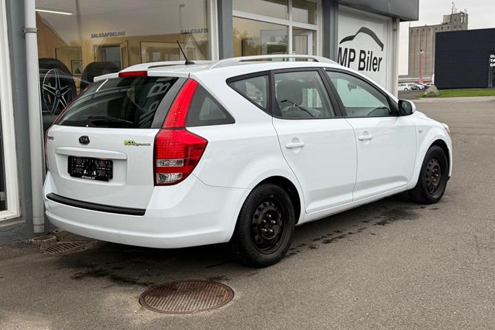 Hvid Kia Ceed fra 2011