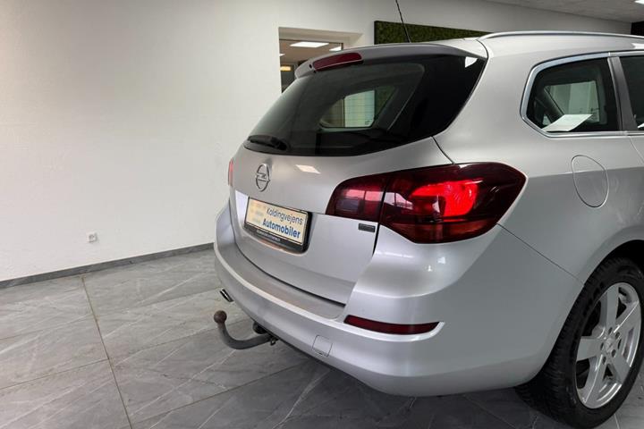 undefined Opel Astra fra 2011