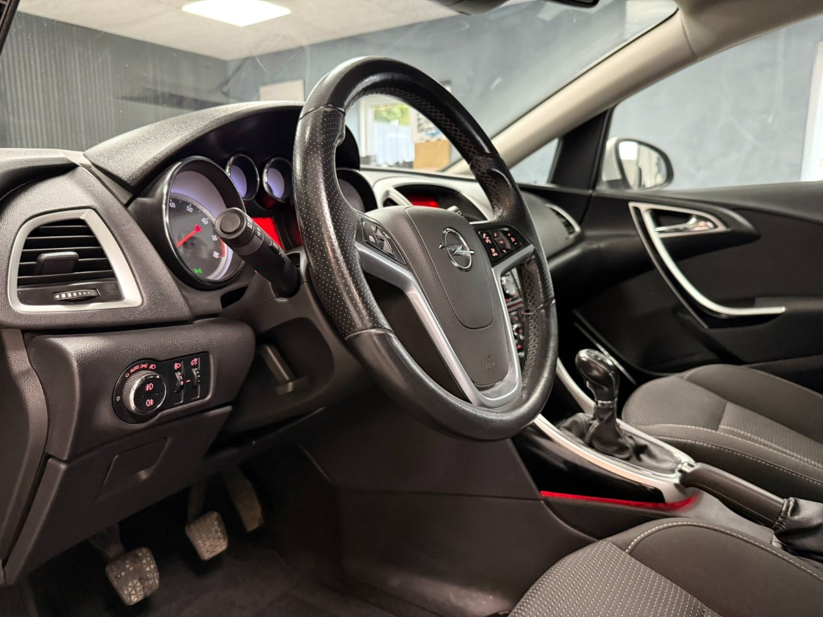 undefined Opel Astra fra 2011