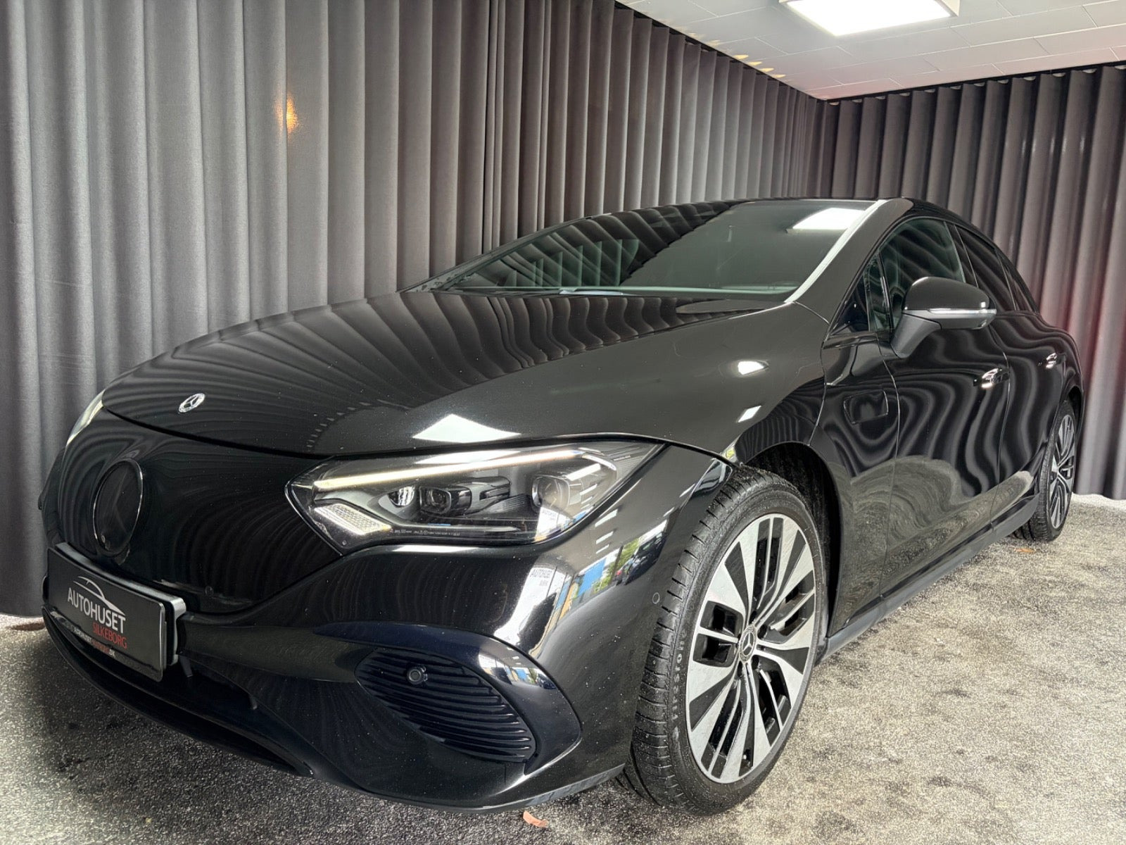 Mercedes EQE350+ Electric Art