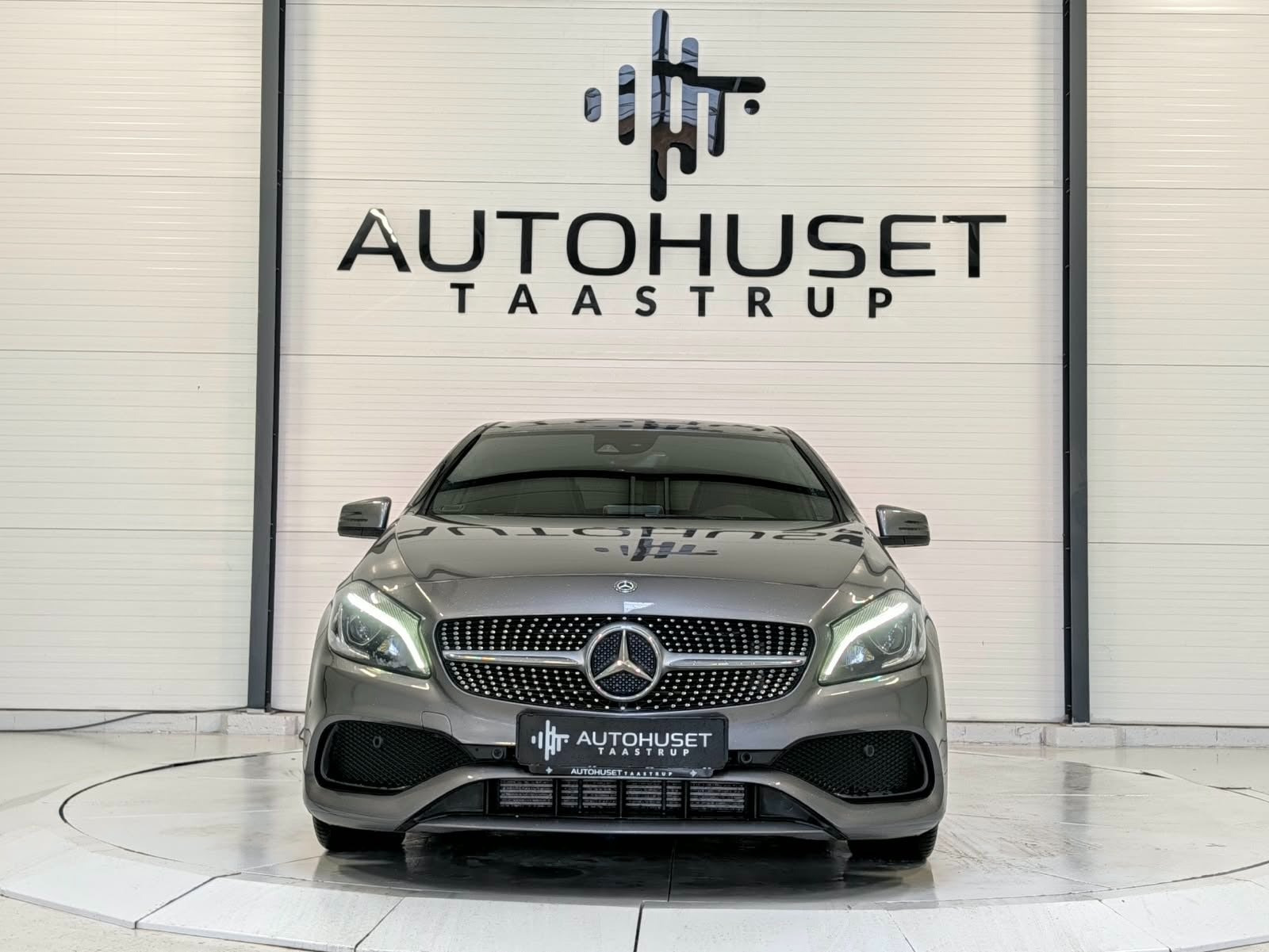 Grå Mercedes A200 fra 2017