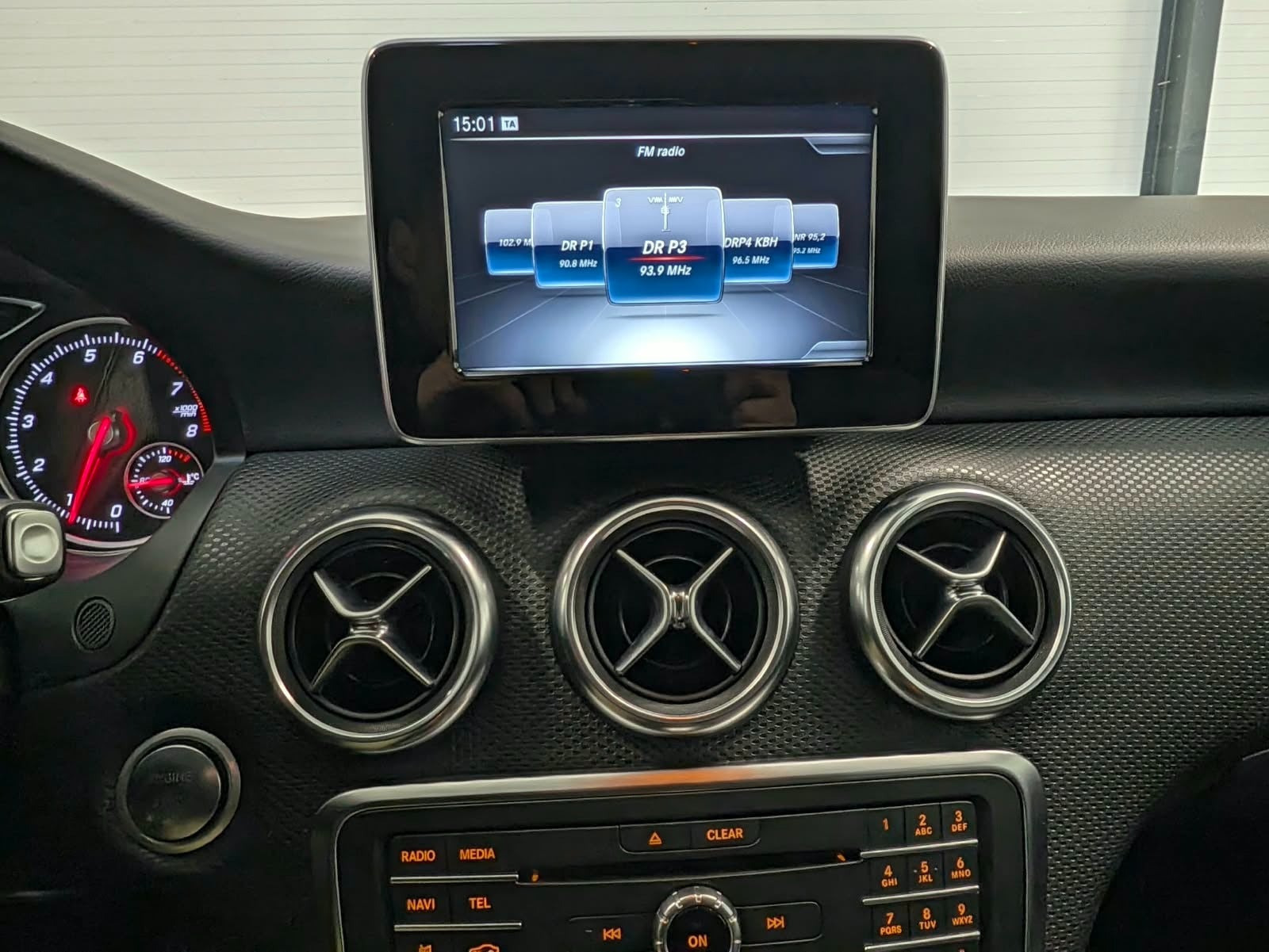 Grå Mercedes A200 fra 2017