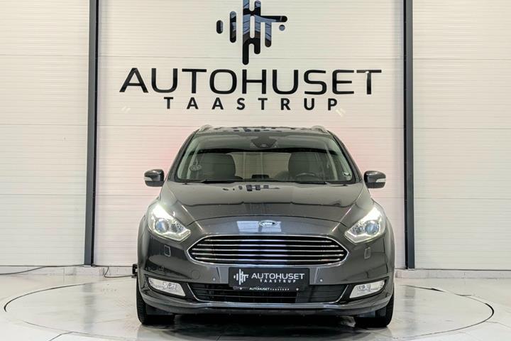 Grå Ford Galaxy fra 2018