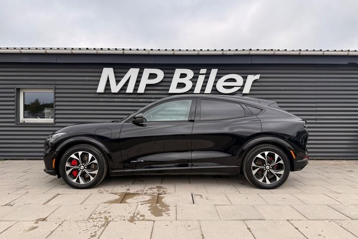 Sort Ford Mustang Mach-E fra 2025