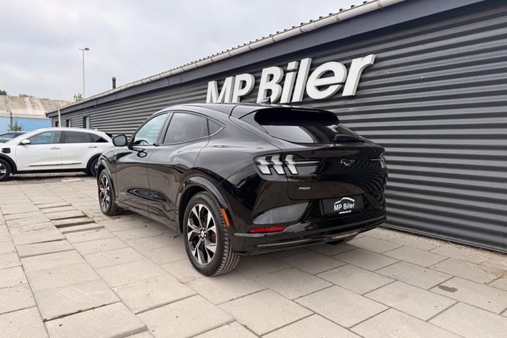 Sort Ford Mustang Mach-E fra 2025
