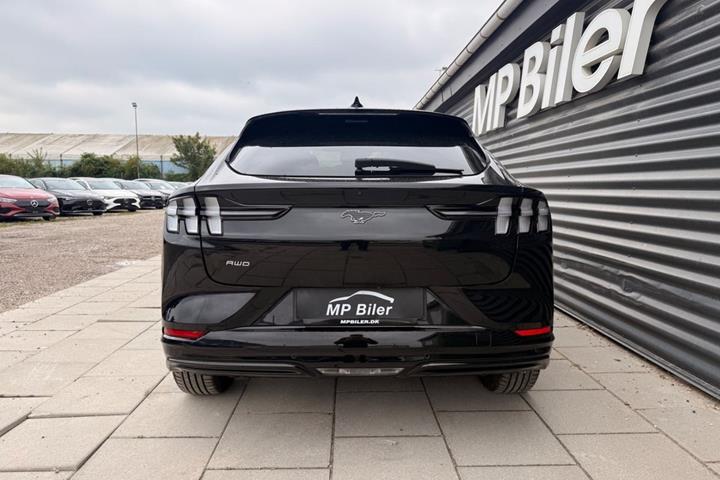 Sort Ford Mustang Mach-E fra 2025