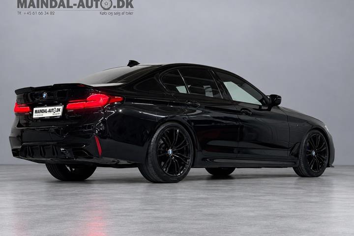 Sort BMW 520d fra 2017