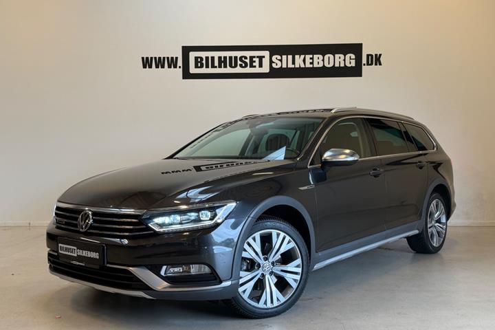 Grå VW Passat Alltrack fra 2018