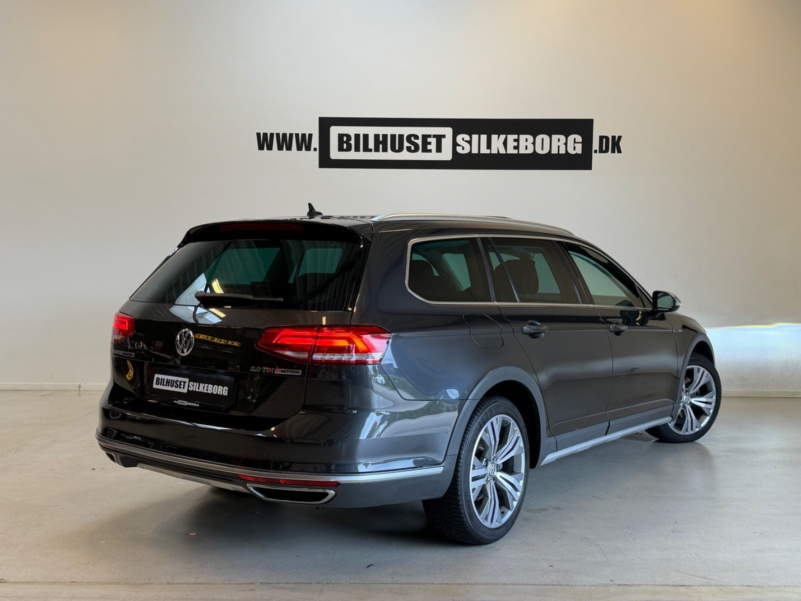 Grå VW Passat Alltrack fra 2018