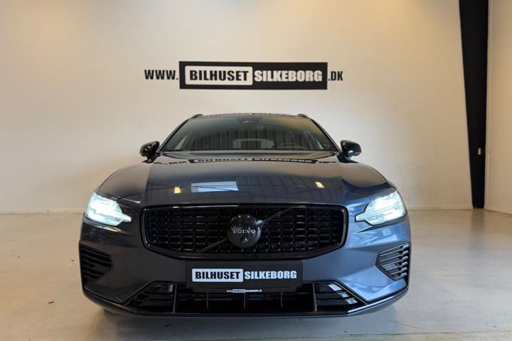Sort Volvo V60 fra 2023
