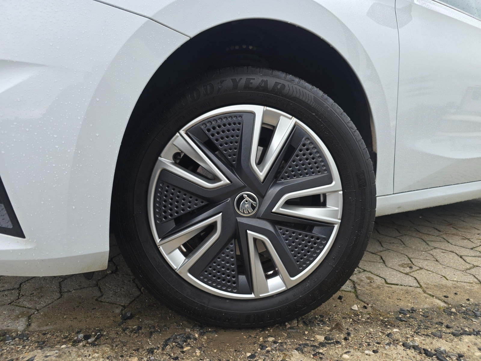 Hvid Skoda Fabia fra 2023