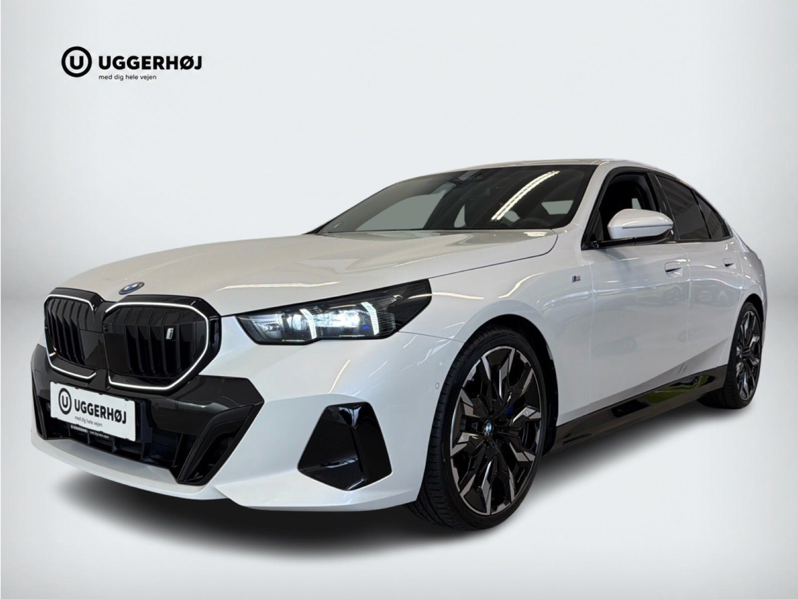 Hvid BMW i5 fra 2024