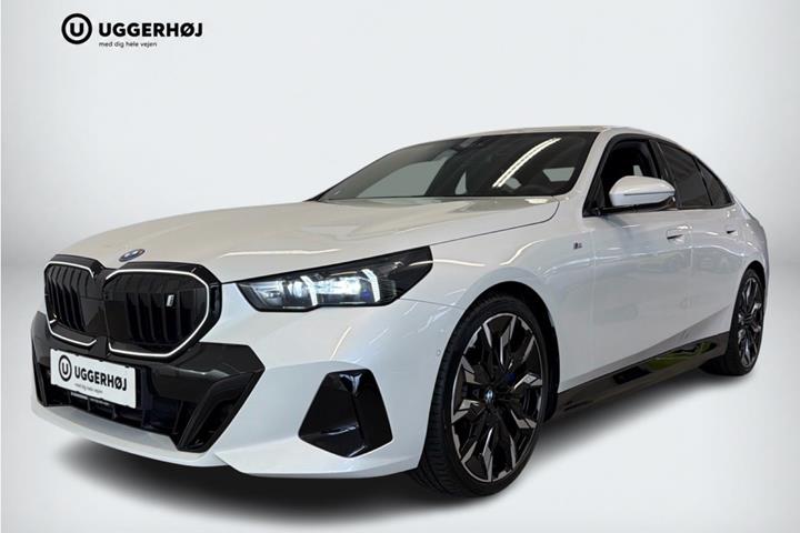 Hvid BMW i5 fra 2024