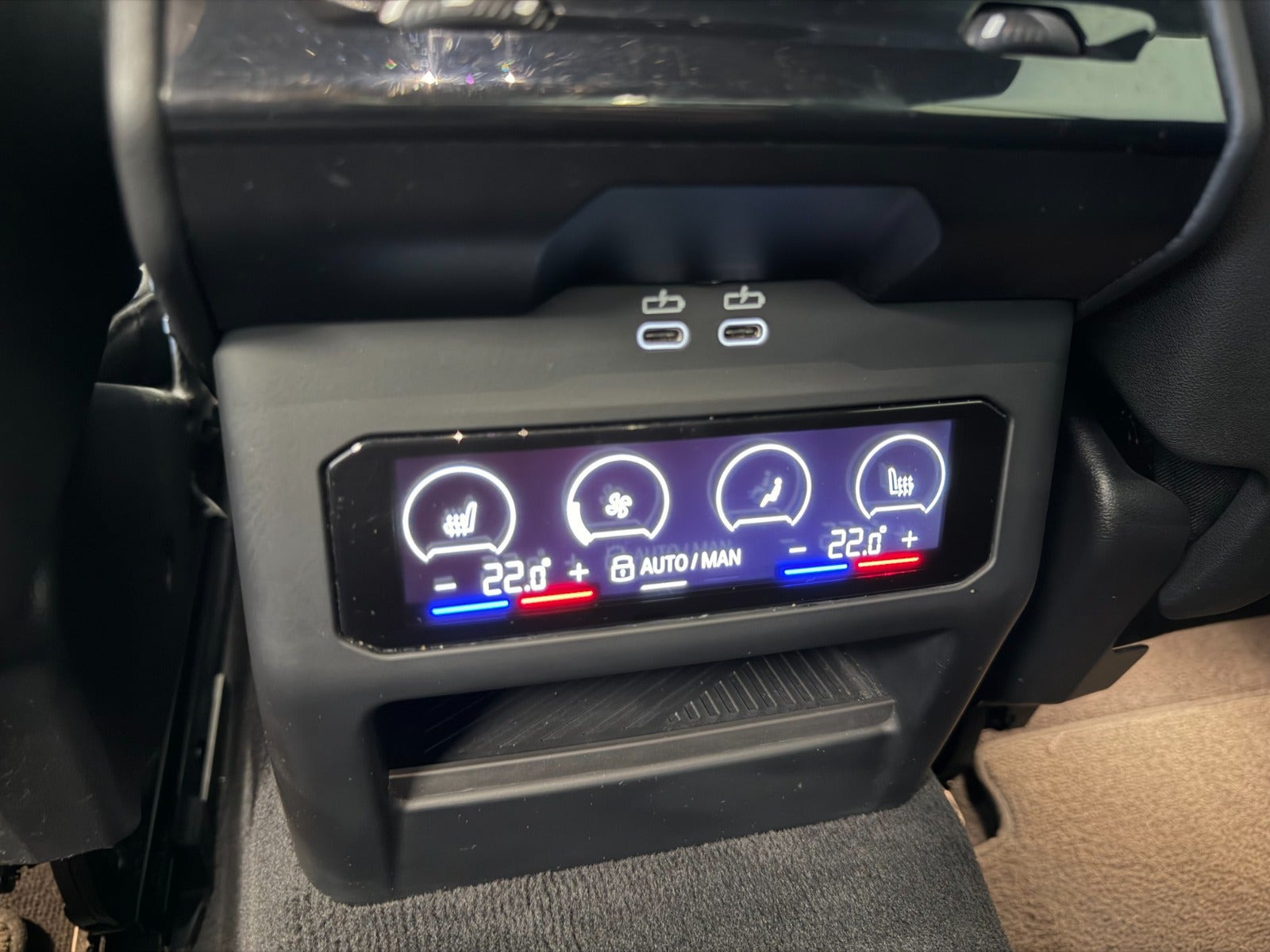 Hvid BMW i5 fra 2024