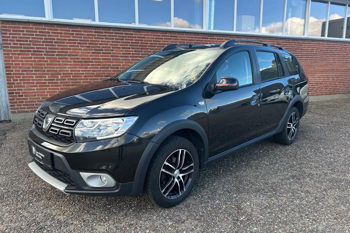Sort Dacia Logan fra 2019 set udefra