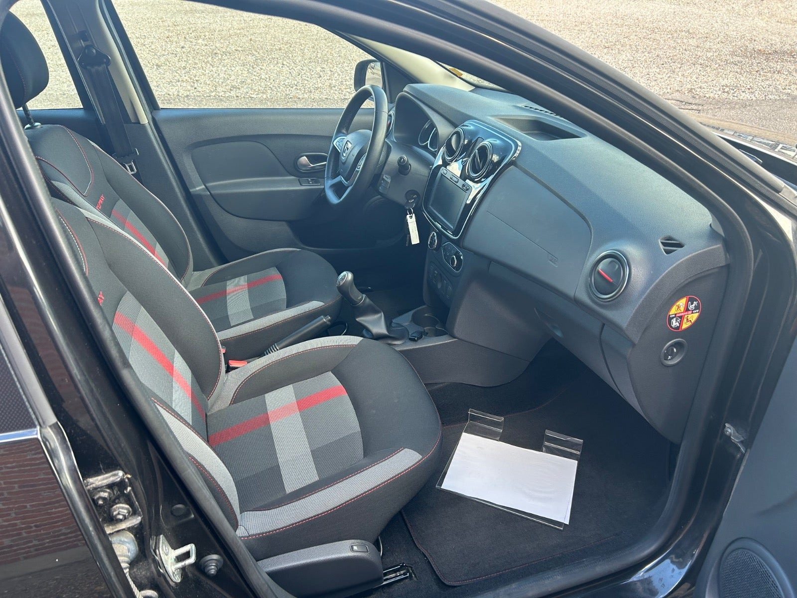 Sort Dacia Logan fra 2019