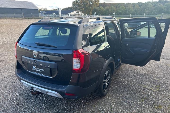 Sort Dacia Logan fra 2019